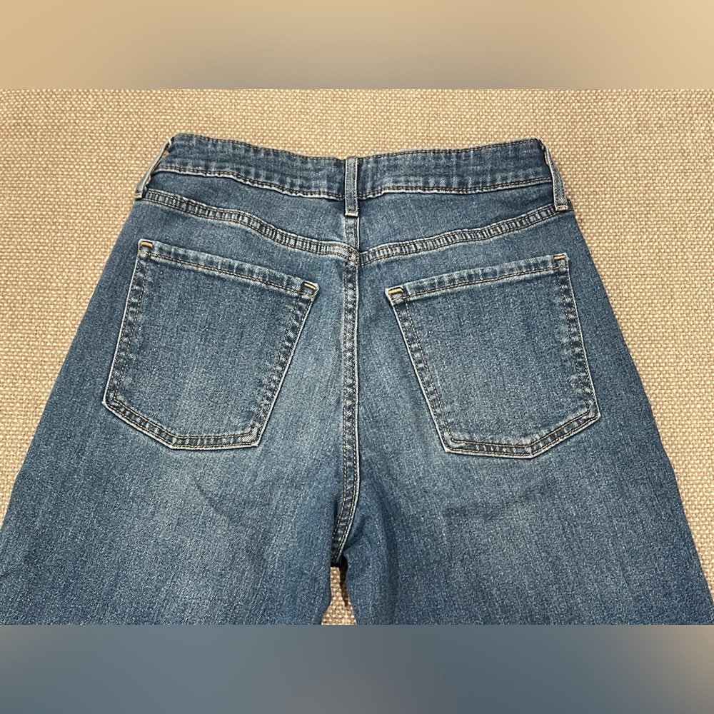 Old Navy High-Rise Wide-Leg Jeans Size 2 - Picture 6 of 6